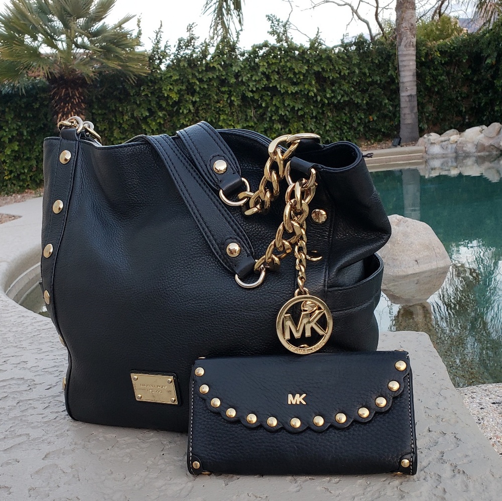 2 x Michael Kors EUC bag and wallet black leather